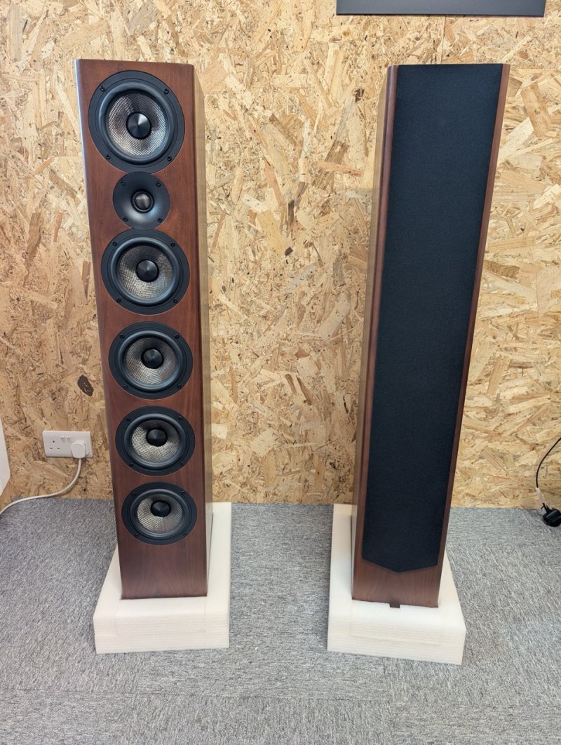 Acoustic Energy AE520 Floorstanding Speakers Walnut Ex Demo (Pair)