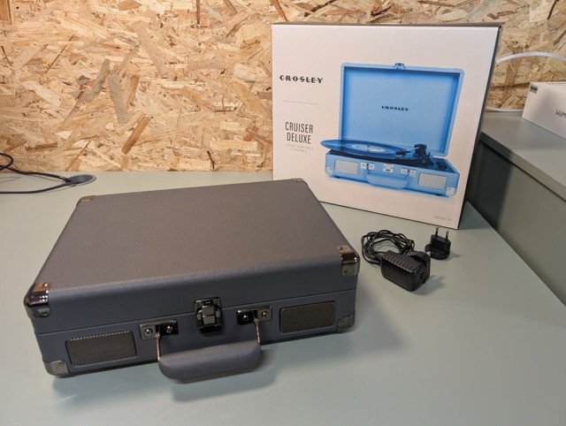 Ex-Display | Crosley Cruiser Deluxe Bluetooth 3-Speed Suitcase Vinyl Turntable - Tourmaline | CLEARANCE