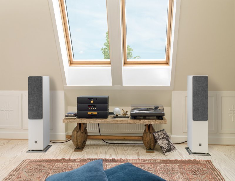 DALI Oberon 7 White speakers with grille fitted in a living room