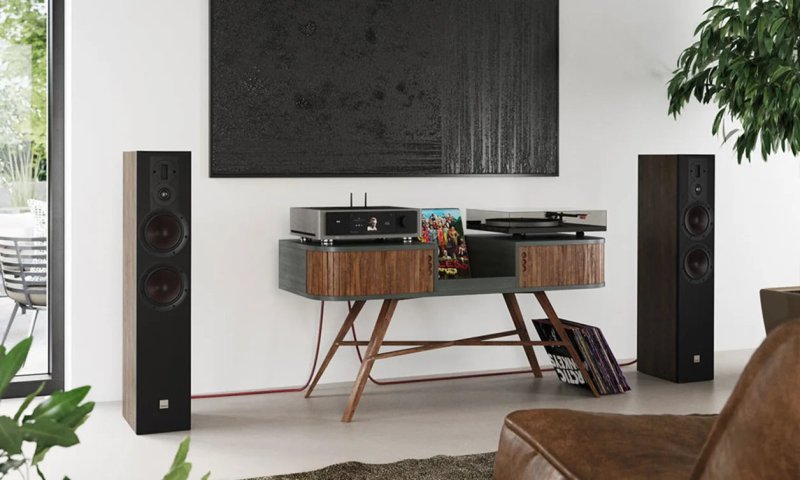 DALI Opticon 6 MK2 Floorstanding Speakers White (Pair) — lifestyle