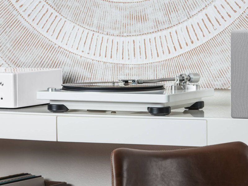 Denon DP-400 Turntable White in room setting