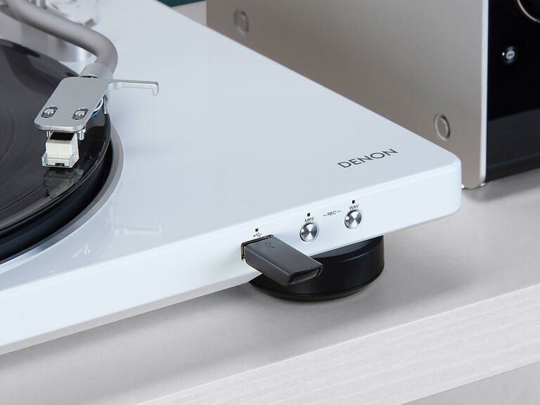 Denon DP-450USB Turntable White — USB recording port detail