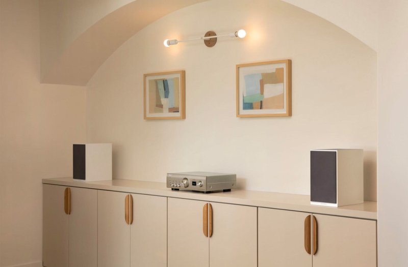 Denon PMA-900HNE Silver - Room Setting