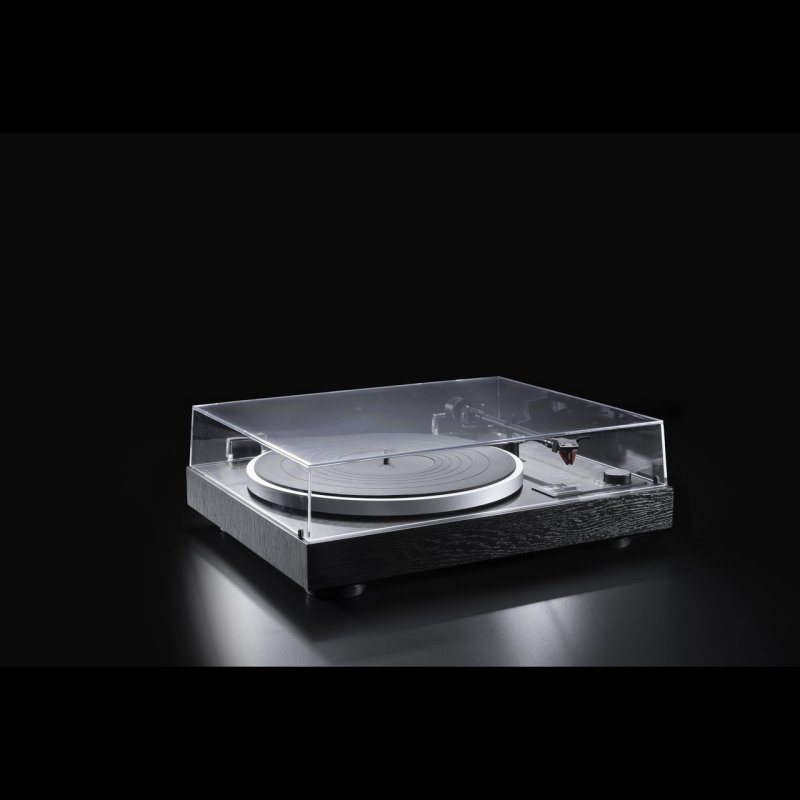 Dual CS 418 Manual Belt Driven Turntable — three-quarter view (dust cover closed)
