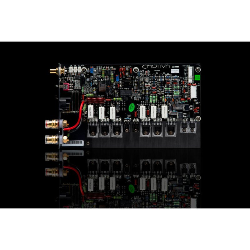 Emotiva XPA-7 Gen3 Power Amplifier — amplifier module close-up