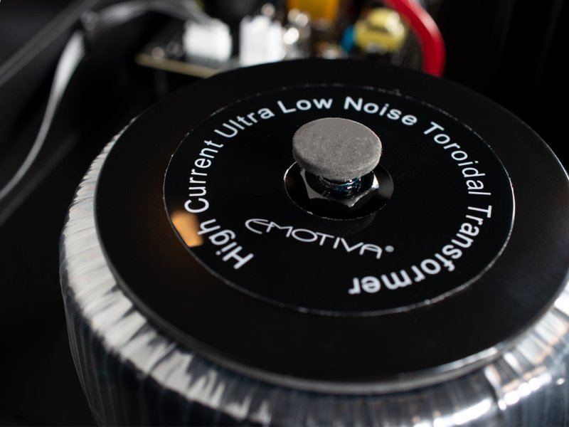Emotiva BasX A4 Four-Channel Power Amplifier — toroidal transformer detail
