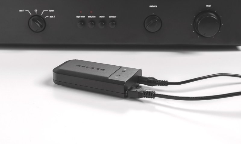 Escape M1 Air Streamer — lifestyle with amplifier