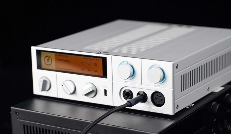 FiiO K15 Desktop DAC and Headphone Amplifier - Silver - lifestyle