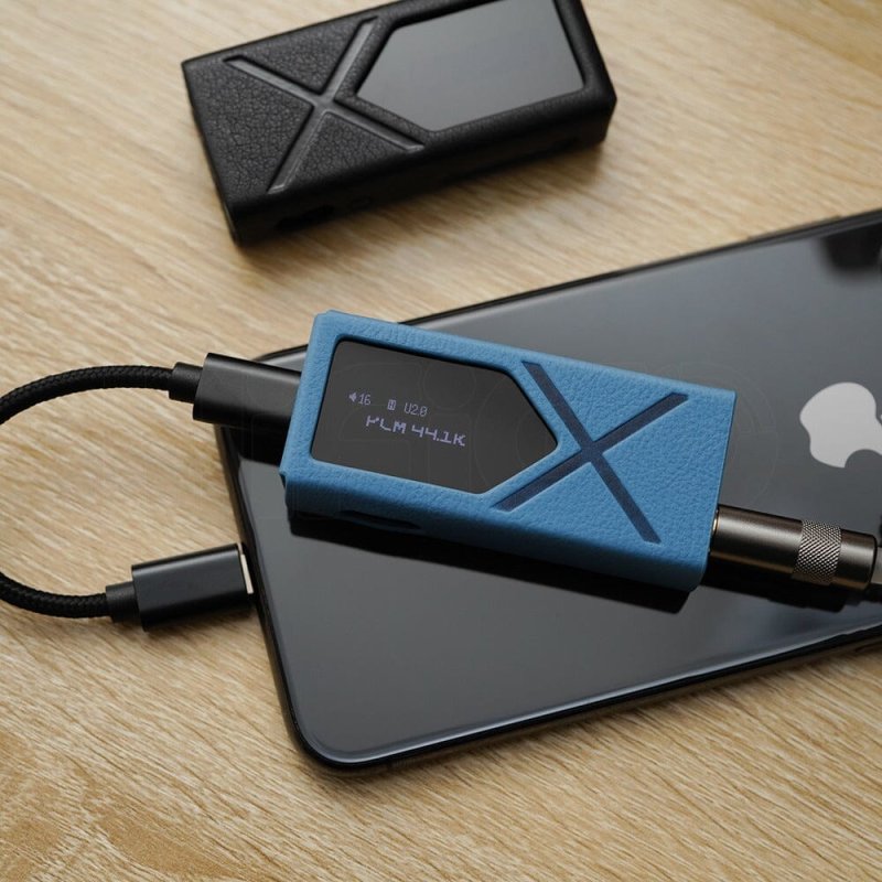 FiiO KA17 - Blue - Lifestyle