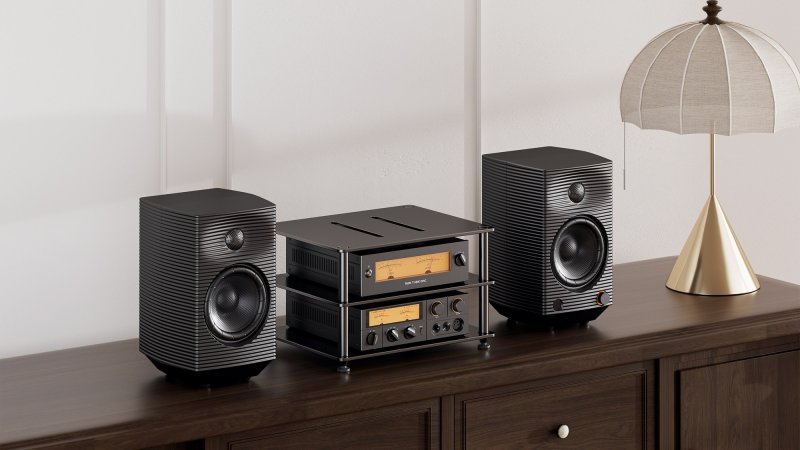 FiiO SP5 Active Desktop Speakers - Black - flanking a tube hi-fi system