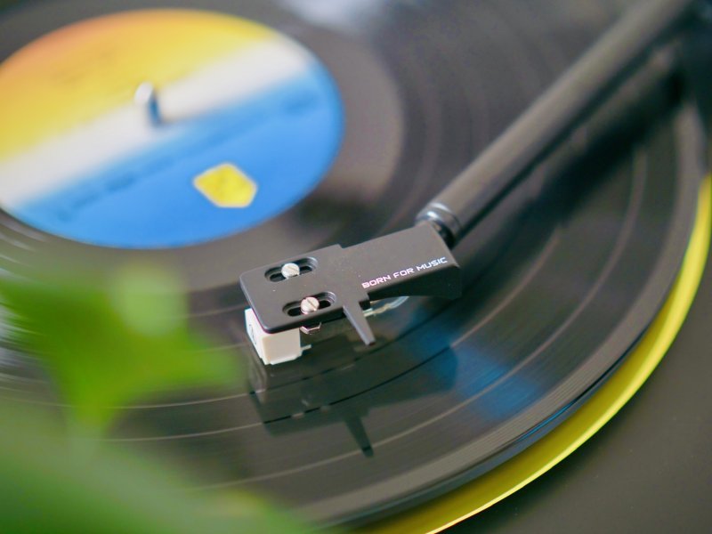 FiiO TT11 Audio-Technica AT3600L moving magnet cartridge close-up
