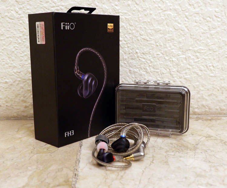 FiiO FH3 In-Ear Monitor - product with box and case