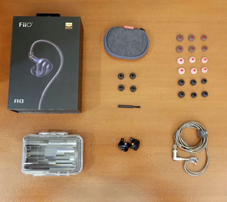 FiiO FH3 In-Ear Monitor - unboxing accessories layout