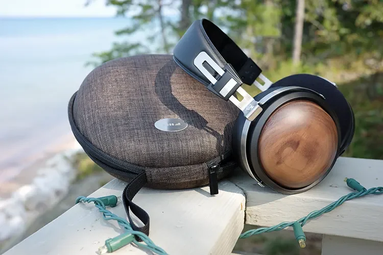 FiiO FT1 Black Walnut headphones with carry case