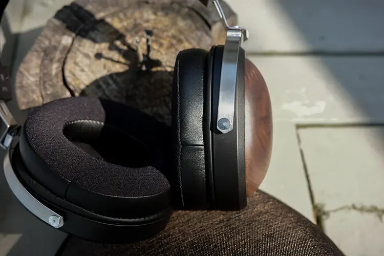 FiiO FT1 Black Walnut ear pad and cup detail