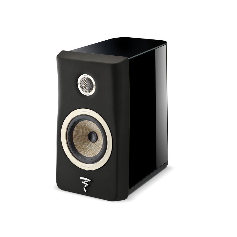 Focal Kanta No.1 Black High Gloss speaker three-quarter view