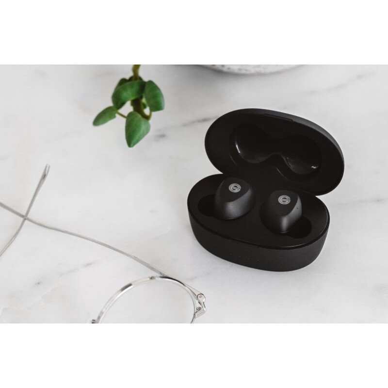 Grado GT220 Wireless In-Ear Headphones — lifestyle