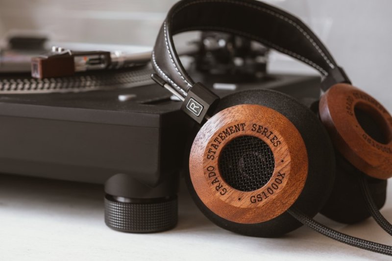 Grado GS1000x Statement Headphones Balanced XLR — lifestyle with turntable