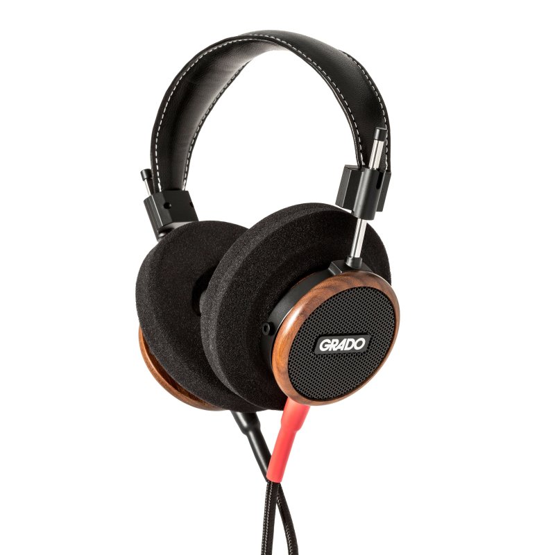 Grado Signature S550 three-quarter view