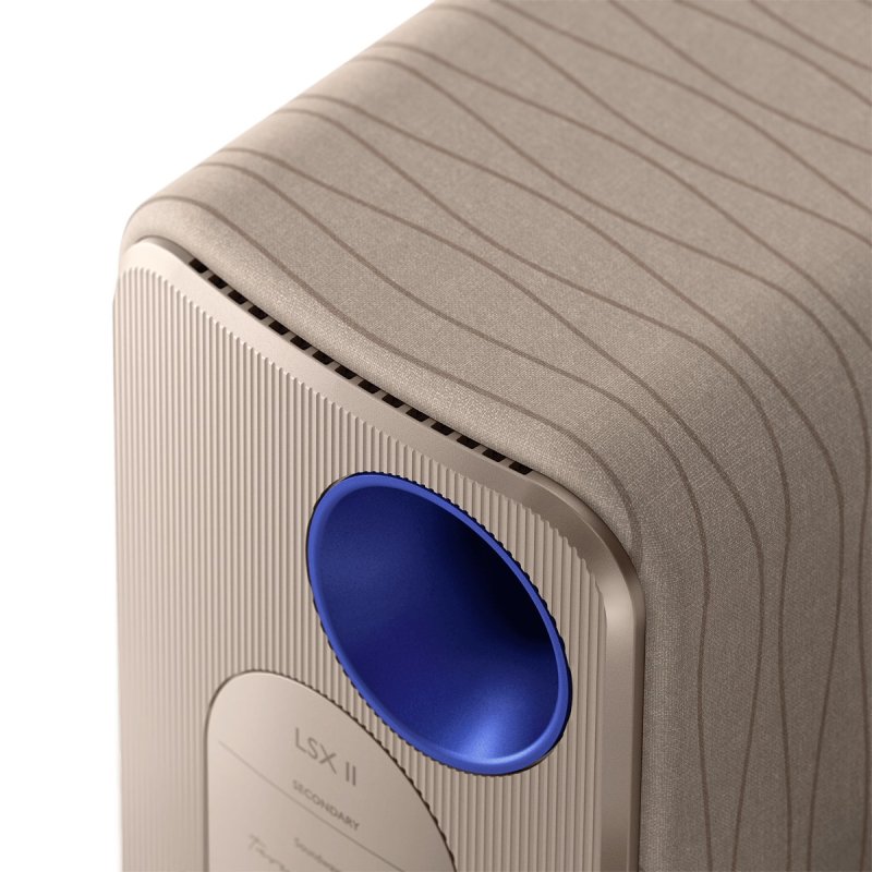 KEF LSX II Soundwave Edition - Kvadrat soundwave fabric and blue rear port detail