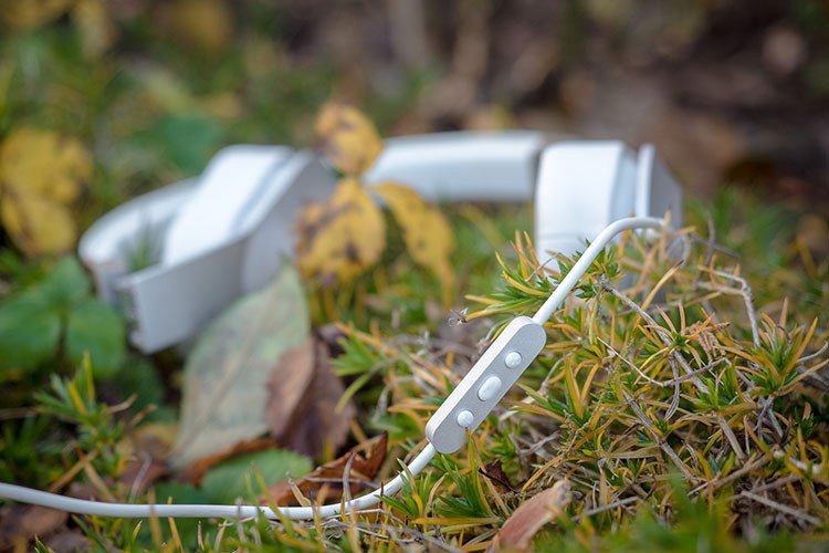 KEF M400 Hi-Fi On-Ear Headphones Champagne White — folded compact design for portability