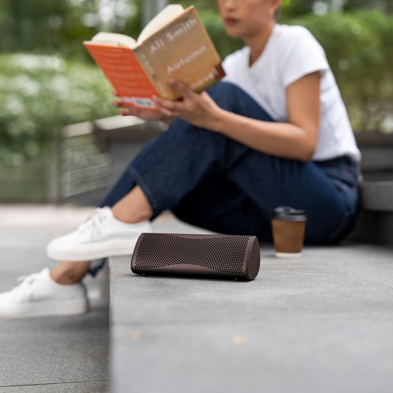 KEF Muo Cocoa Brown - Lifestyle