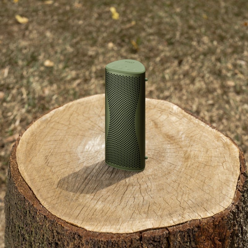 KEF Muo Moss Green - Lifestyle