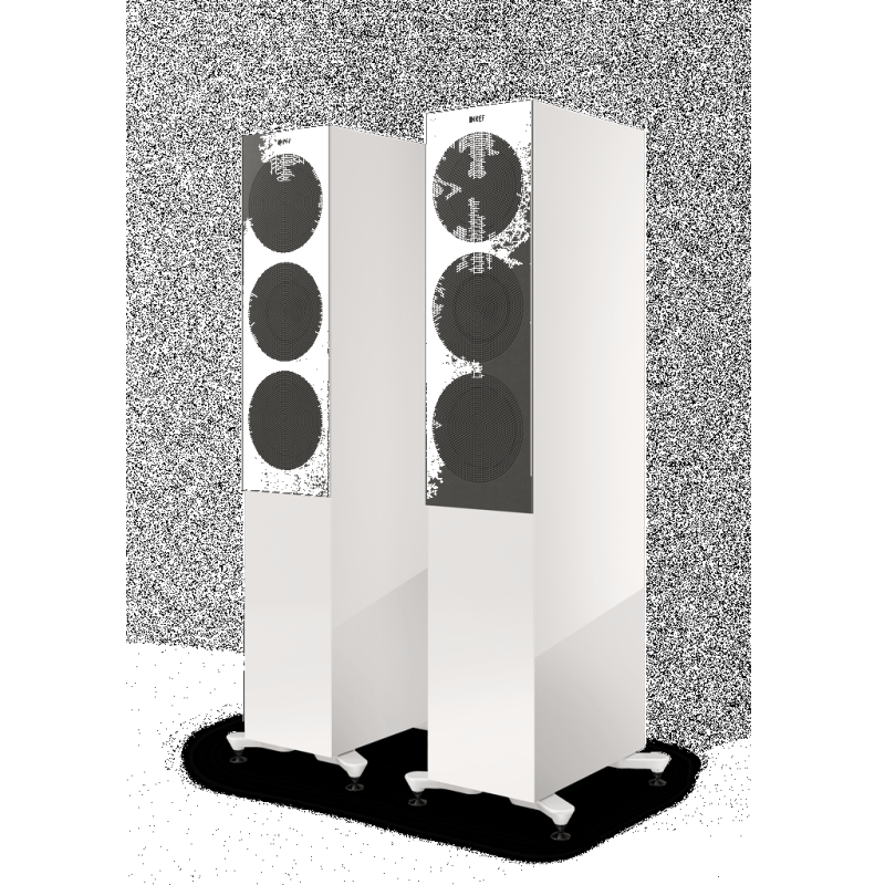 KEF R7 Meta Floorstanding Speakers White (Pair) — front view (grilles on)