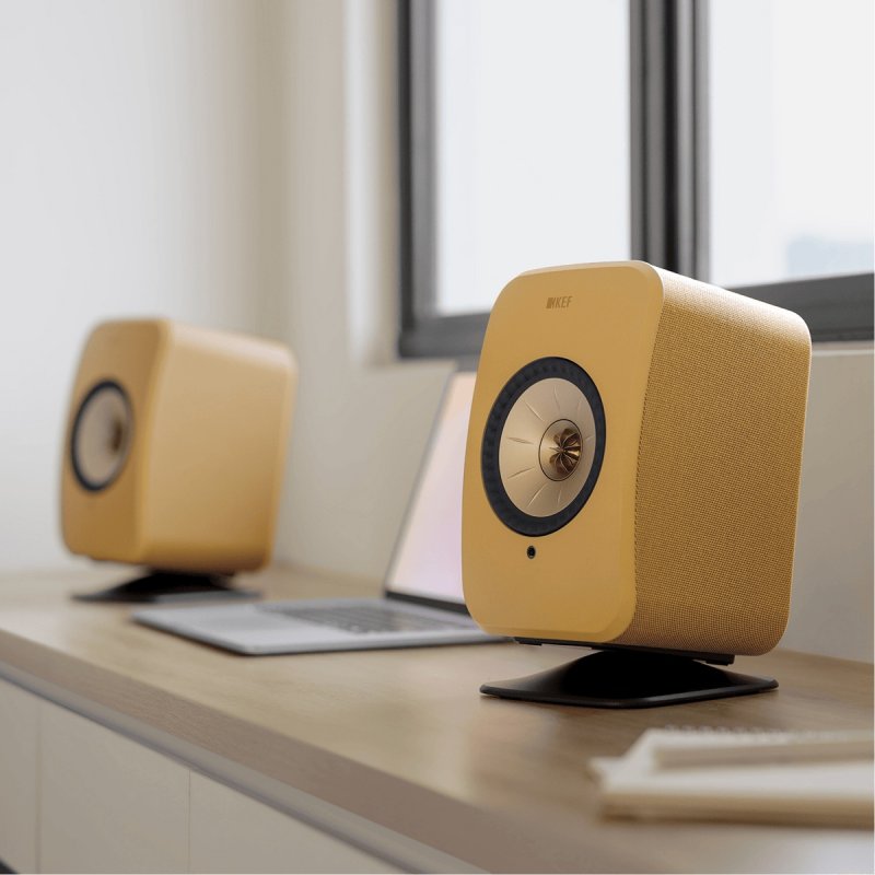 KEF P1 Desk Pad Black - lifestyle