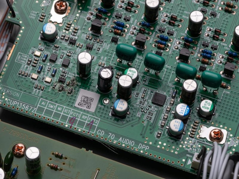 Marantz CD 70 audio circuit board detail