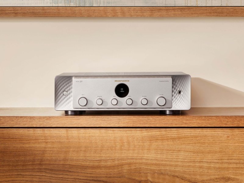 Marantz Model 50 Integrated Amplifier Silver Gold — lifestyle