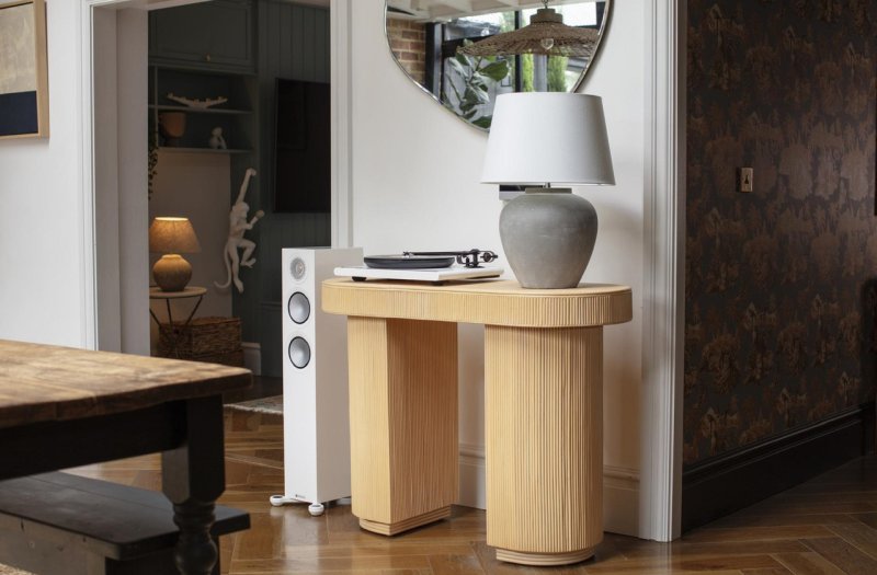 Monitor Audio Silver 200 7G Satin White — lifestyle