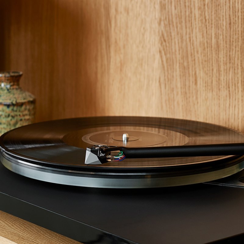 Ortofon 2M 78 in use on a turntable