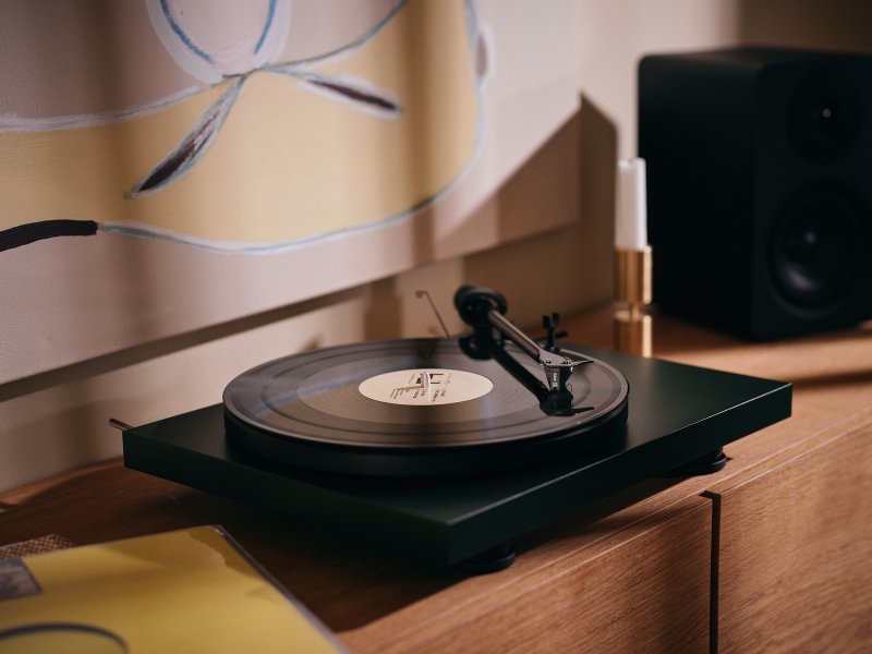 Ortofon 2M Black LVB 250 fitted to a turntable