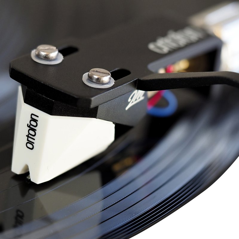 Ortofon 2M Mono Premounted in use on a turntable