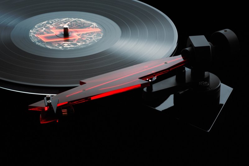Pro-Ject AC/DC Turntable Black - tonearm close-up