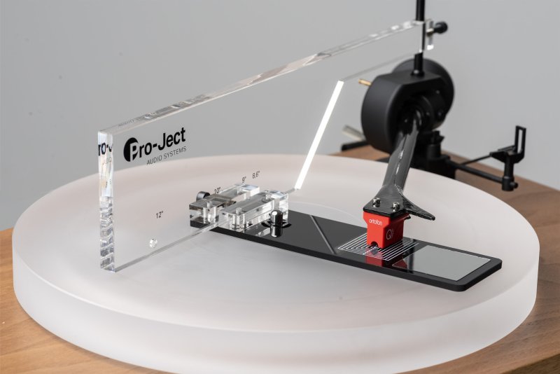 Pro-Ject Align It PRO mounted on turntable platter