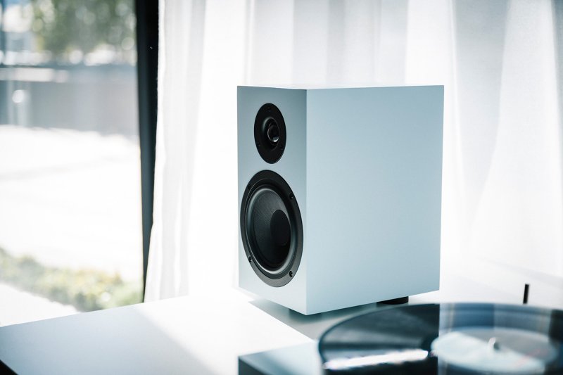 Pro-Ject Speaker Box 5 S2 bookshelf speaker in Polar Blue Satin