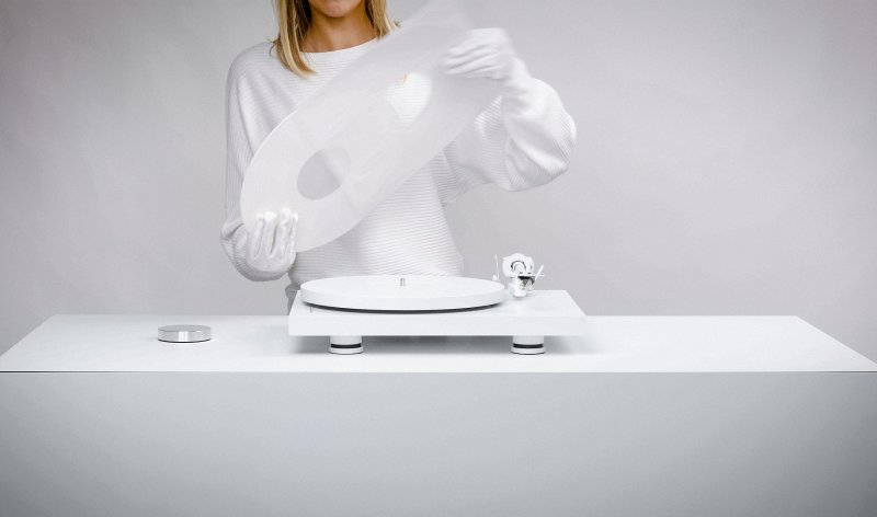 Pro-Ject Debut PRO B White Edition lifestyle