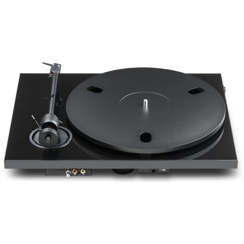 Pro-Ject E1.2 Phono - rear panel with phono stage switch and RCA outputs