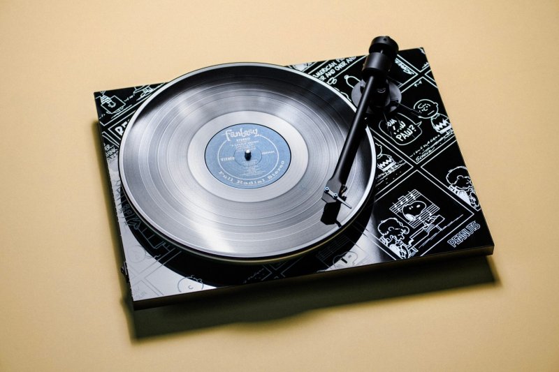 Pro-Ject Peanuts Turntable - Angled View