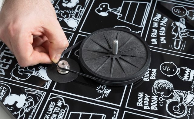 Pro-Ject Peanuts Turntable - Sub-Platter Drive Mechanism