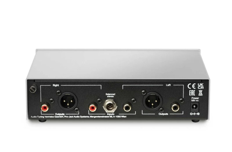 Pro-Ject Phono Box S3 B Silver - XLR Output Detail