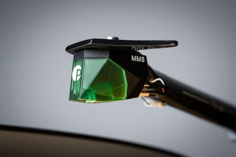 Pro-Ject Pick it MM 5 cartridge mounted on tonearm