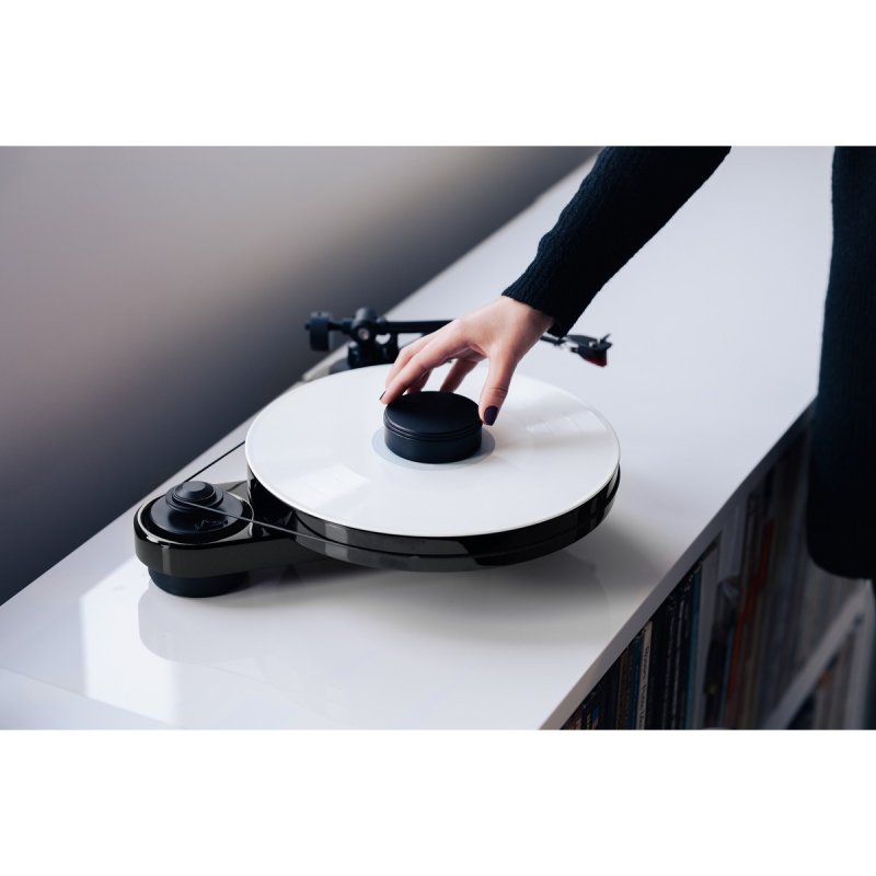 Pro-Ject Record Puck DS Black on turntable