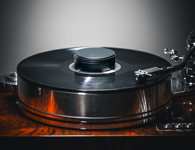 Pro-Ject Record Puck RS Black Lifestyle