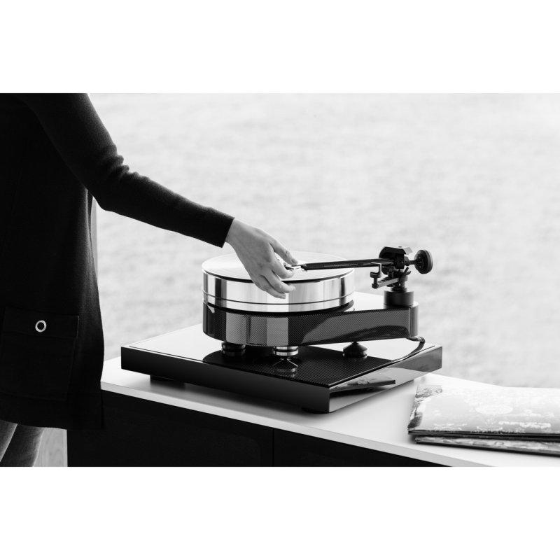 Pro-Ject RPM 10 Carbon — lifestyle