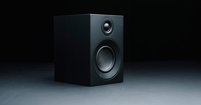 Pro-Ject Speaker Box 3 E Carbon Satin Black - angled view