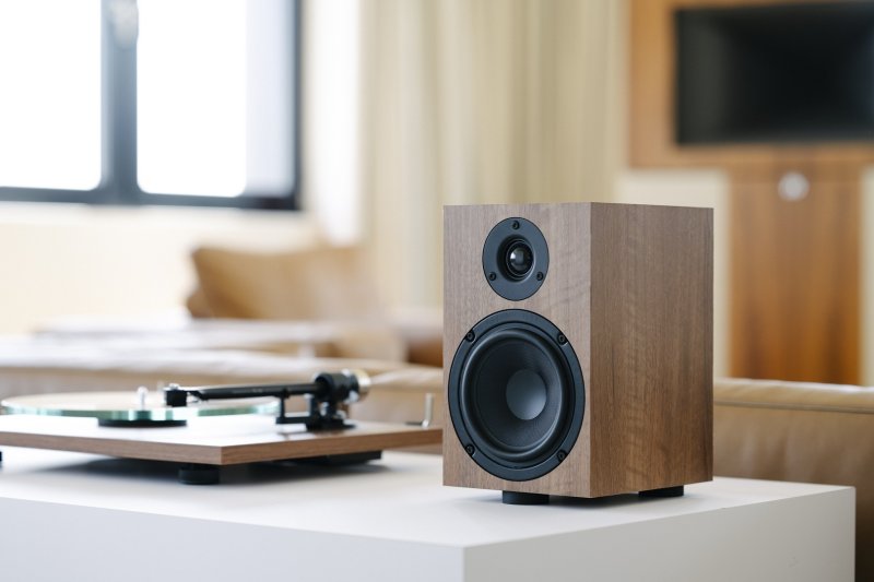 Pro-Ject Speaker Box 5 E lifestyle setting
