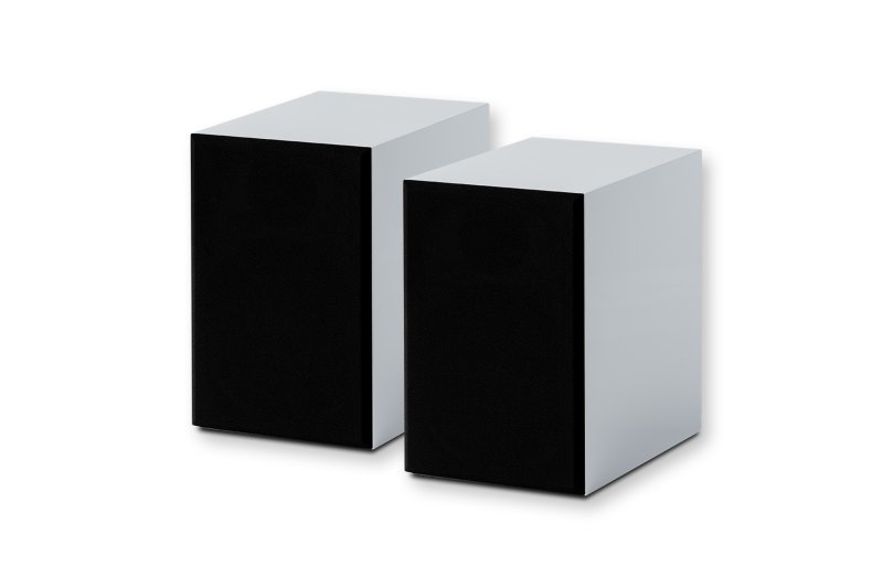 Pro-Ject Speaker Box 5 E Carbon with grille fitted